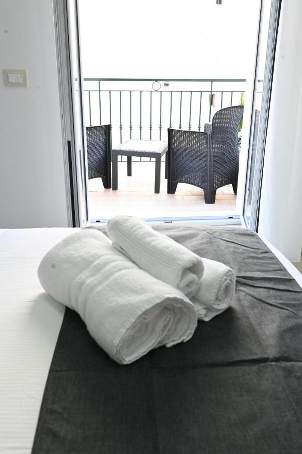 Solymar B&B Napoli Eksteriør billede
